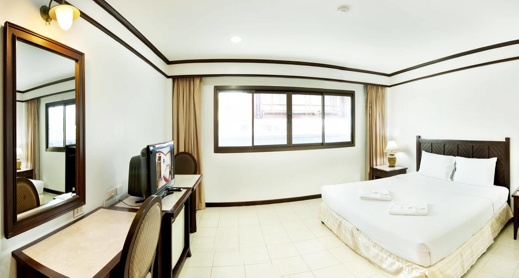 Hotel Rattana Mansion Phuket Exterior foto